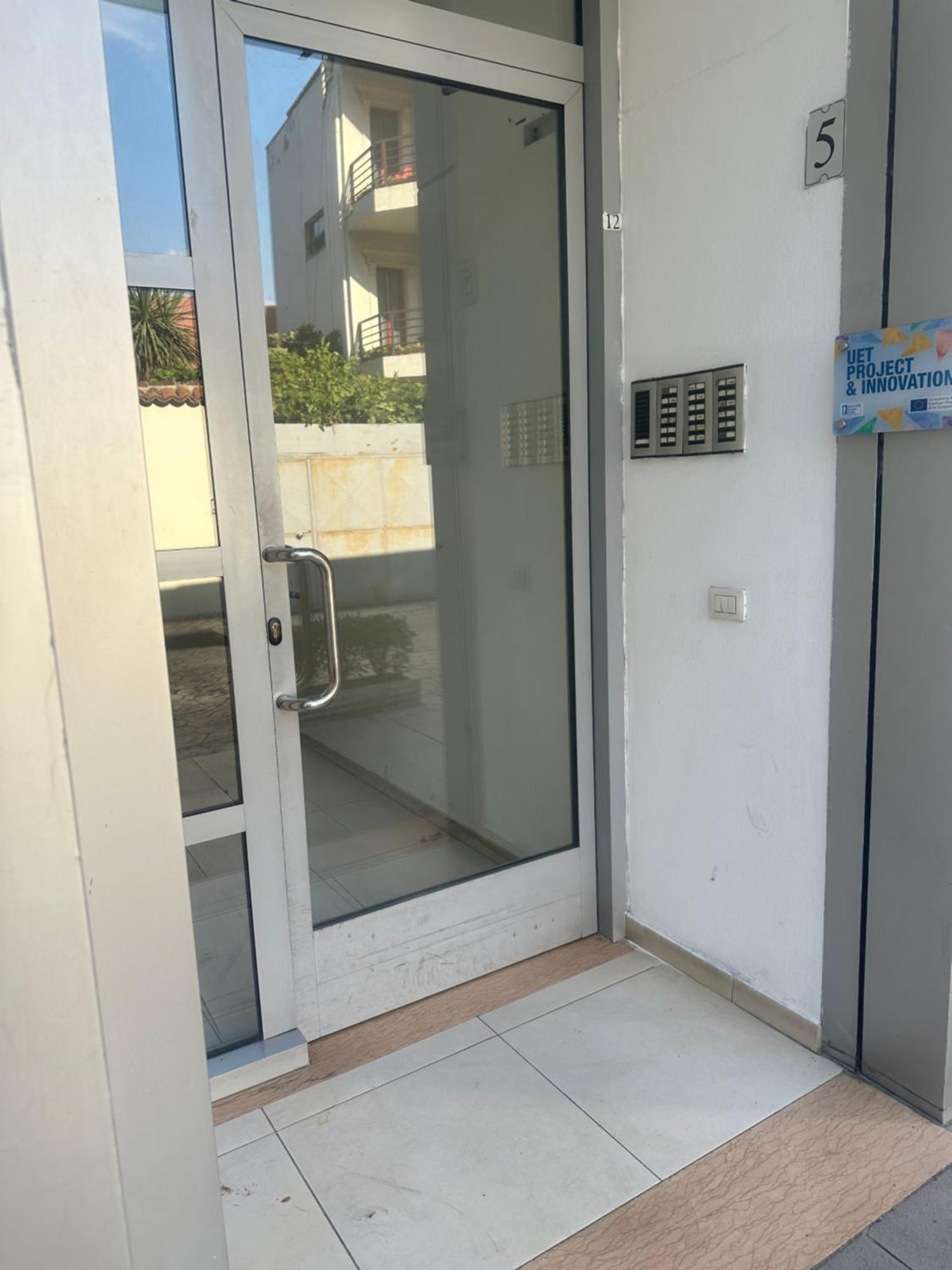 Kora Apartaments - Relaxing Escape Тирана Экстерьер фото